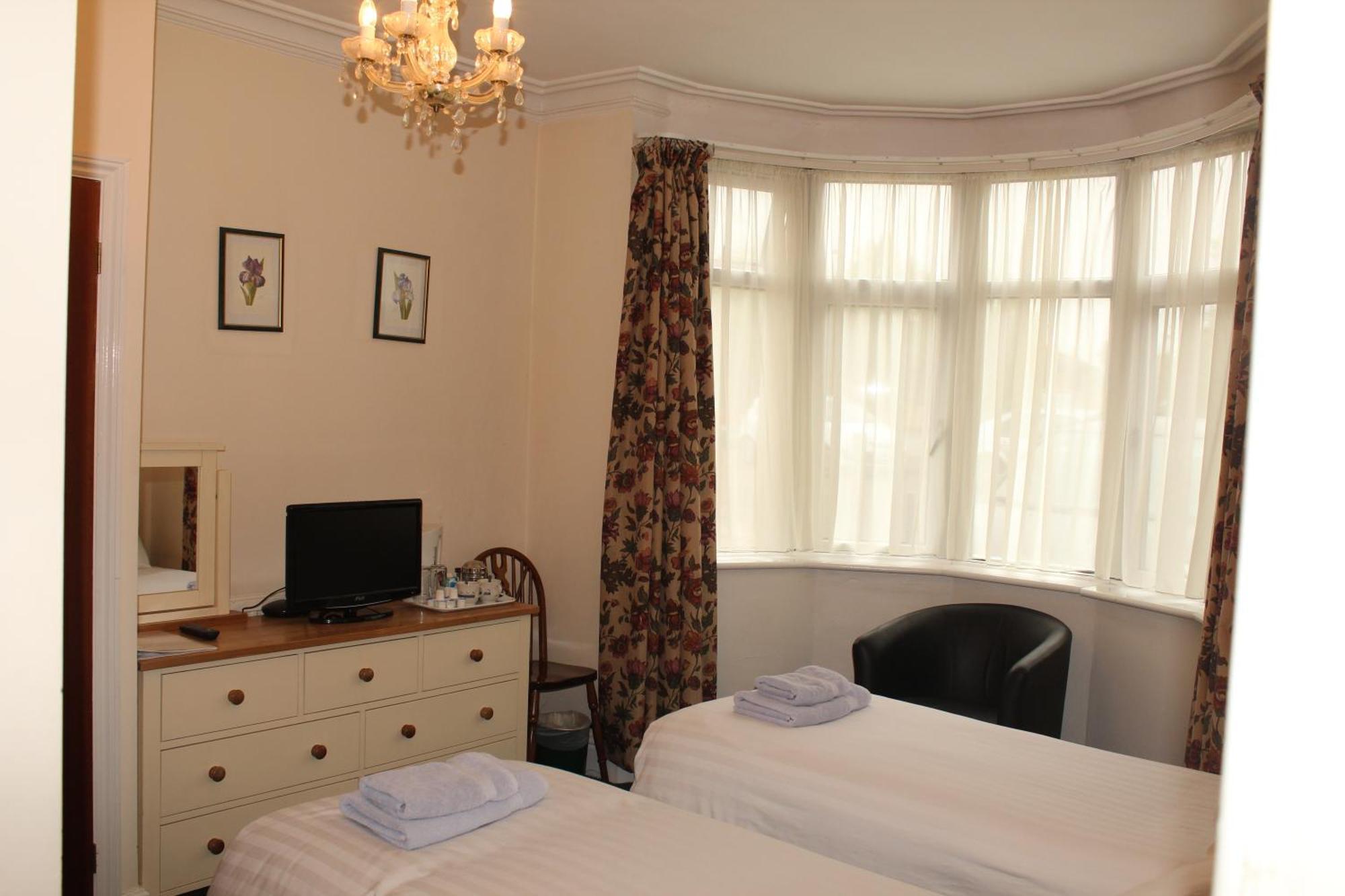 Lantern House Hotel CBG Екстериор снимка