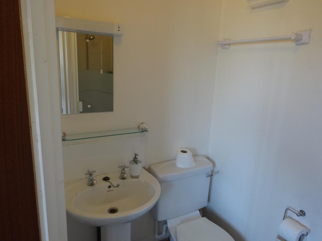 Lantern House Hotel CBG Екстериор снимка